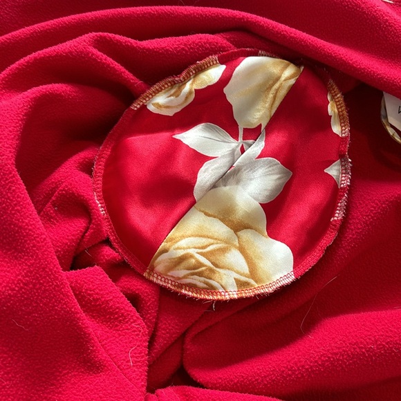 Vintage Victoria’s Secret shoulder pad, satin floral red robe size xs/s - Picture 8 of 10